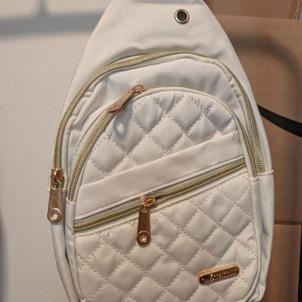 white quilted backpack/shoulder bag